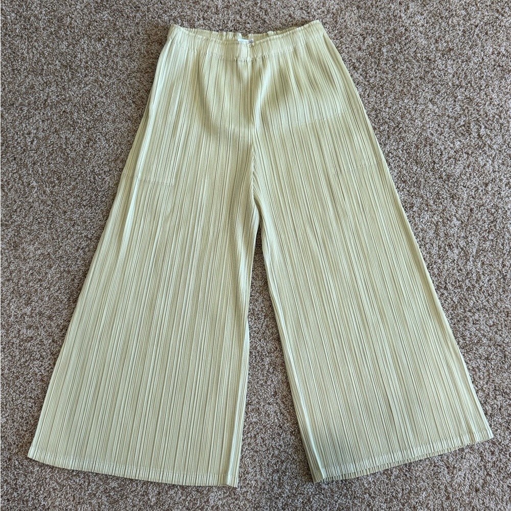 Pleats Please Issey Miyake Monthly Cropped Pants Sand Yellow Green Lime JF203